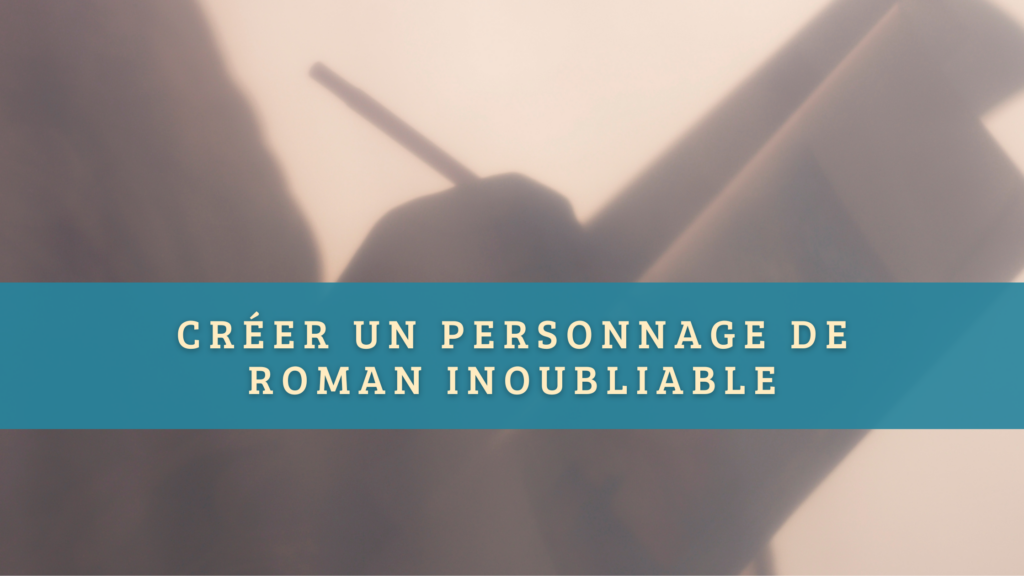 Image de main écrivant pour illustrer l'article sur Créer un personnage de roman inoubliable
